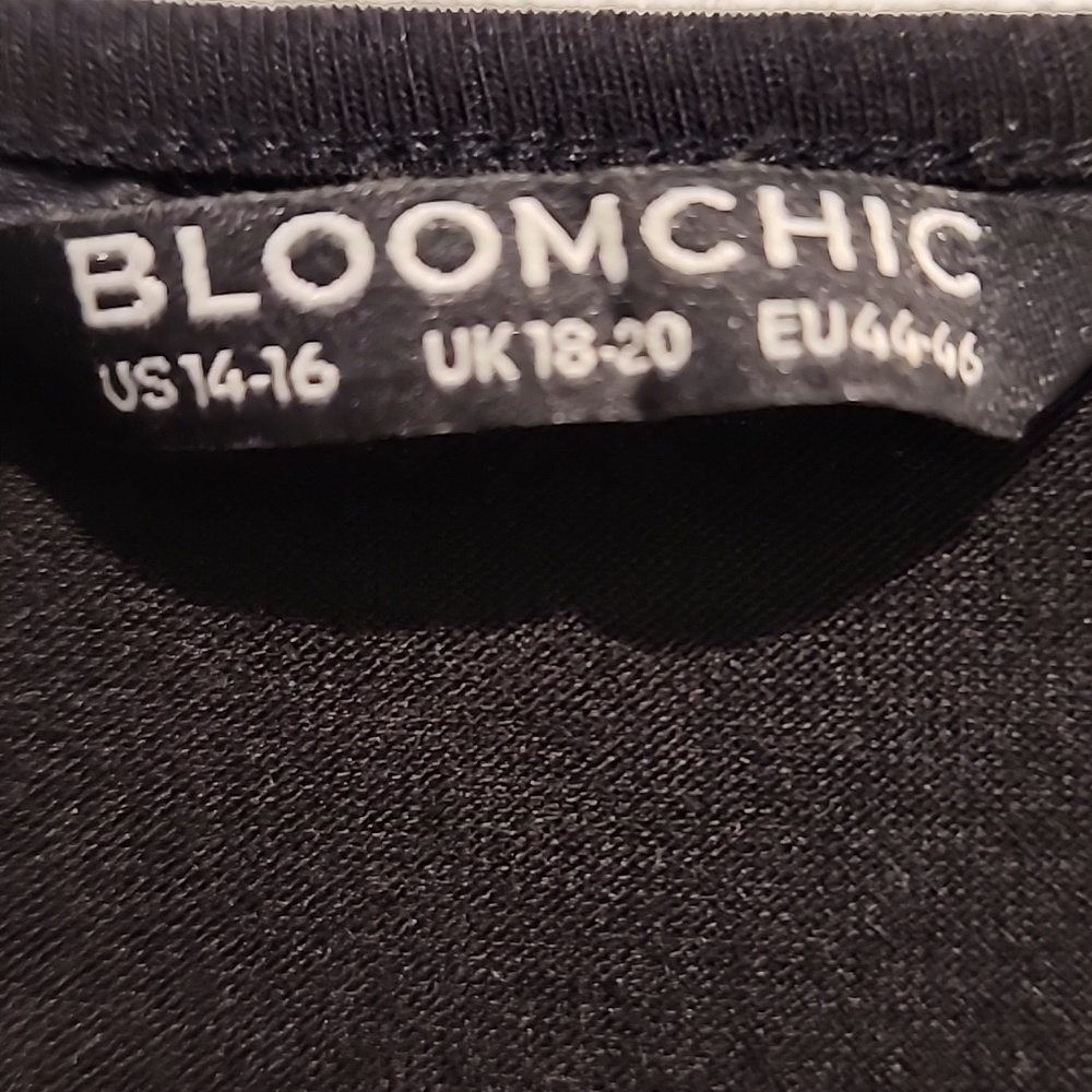 Bloomchic Black Long Sleeve Top With Flatteting Diagonal Ruffle Detail 1x - Picture 2 of 6